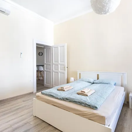 R62a Rottenbiller Lejlighed Budapest